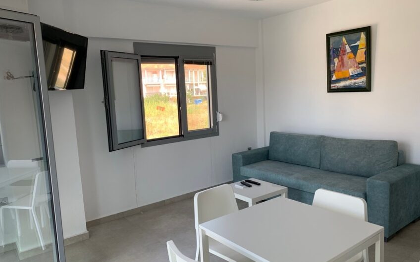 Новая квартира в Халкидиках с мебелью в 100 м от пляжа